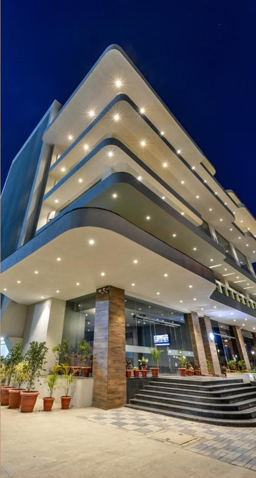Afc Hotel Indore Exterior foto